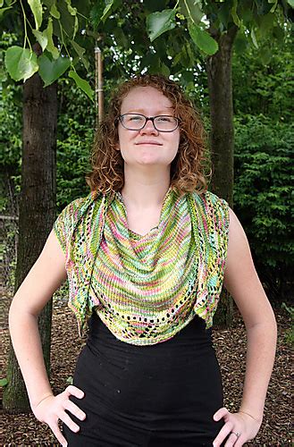 Ravelry Roxanna Shawlette Pattern By Nazanin S Fard