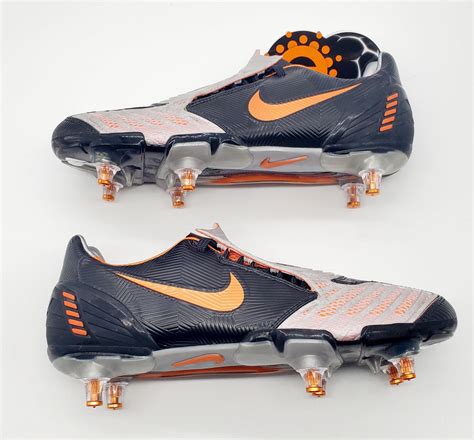 Buy rare & retro Nike T90 football boots online