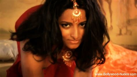 Earning Her Stripes As A Nude Artist At DrTuber