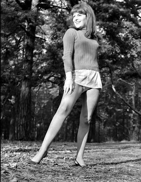 Pin On I Love Girls Of The 60s And 70s Mini Skirts Sixties Fashion