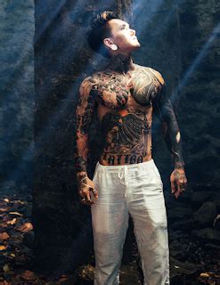 Hot boy xăm trổ khoe cu bị chém là ai đẹp trai kute MÁY BAY PHI CÔNG