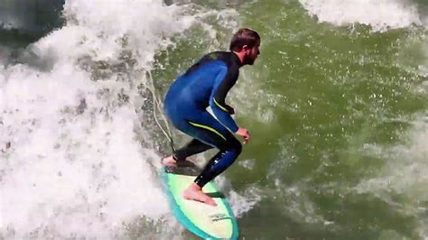 The Famous Eisbach Surfer Wave In Munich Muenchen De