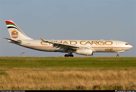 A Dcb Etihad Airways Airbus A F Photo By Sebastian Sowa Id