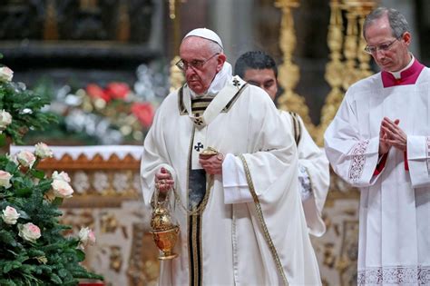 Na Missa do Galo papa Francisco pede comportamento sóbrio e simples