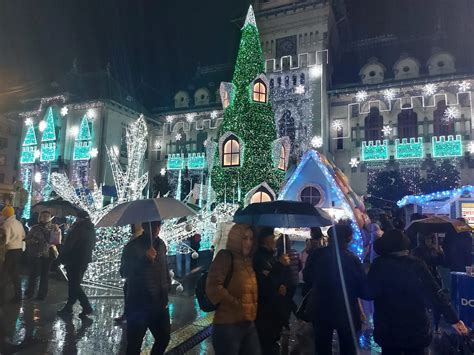 Craiovenii S Au Nghesuit La Inaugurarea T Rgului De Cr Ciun Gazeta