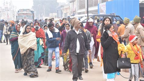 Ayodhya Ram Mandir Devotees Walking Many Kilometers To See Ramlala Entry Of Four Wheelers