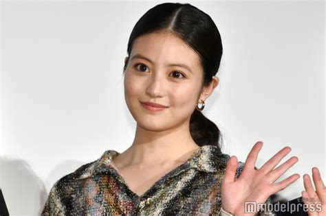 画像17 28 今田美桜、胸元ざっくりセクシードレス姿に反響「美脚」「可愛すぎる」 モデルプレス