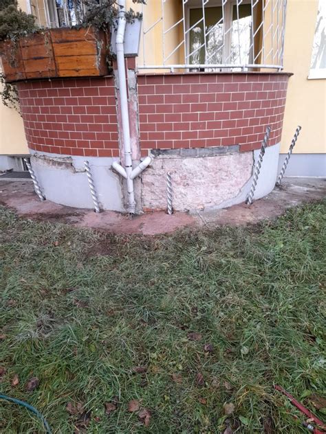 Naprawa Uszkodzonej Konstrukcji Balkon W