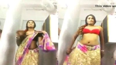 Thirumana Vayathu Irukum Pen Saree Aninthu Kaatum Sex Video Tamil Girls