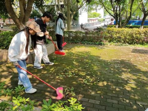 艺术学院组织开展“弘扬雷锋精神，爱护校园校”校园清扫活动 桂林理工大学学工处网站