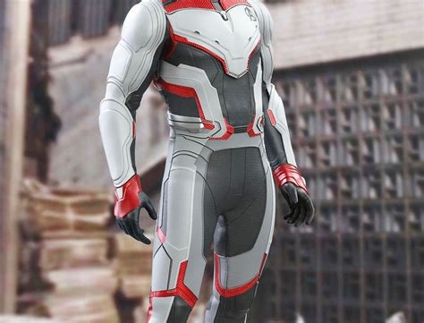Avengers Endgame Nuova Action Figure Hot Toys Di Tony Stark Con Tuta Regno Quantico Cineblog