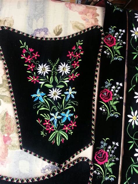 Embroidery Designs and Monograms for DIY Crafts