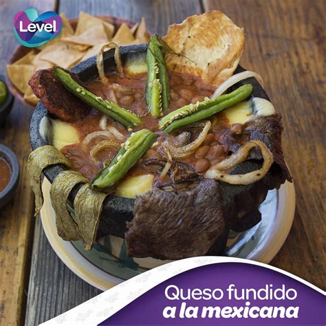 Prepara una botana fácil y picosa un delicioso queso fundido con un