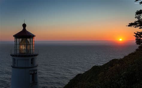 Lighthouse at sunset wallpaper - World wallpapers - #47129