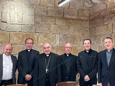 El Cabildo De La Catedral Acude A Tortosa A Saludar Y Ofrecer Sus