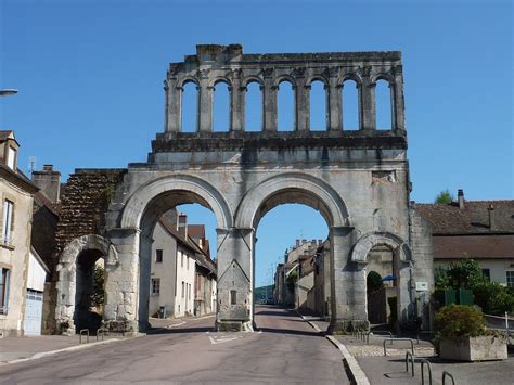 The Road Goes Ever On: Autun, 2011