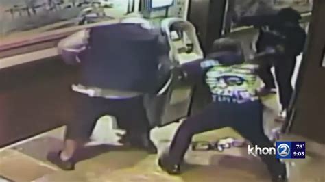 Honolulu Police Looking For 3 Suspects Caught On Video Stealing Atm Using An Ax Chains Youtube