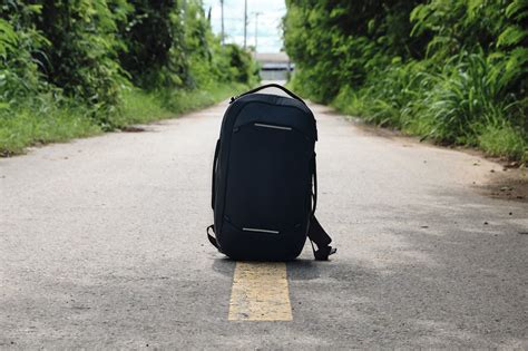 Nomatic Navigator Pack 15L Review (Best EDC Bag?) - North of Known