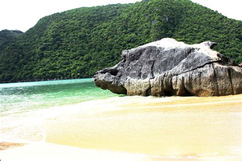 10 Best Beaches in Caramoan Islands | Tourist Spots Finder