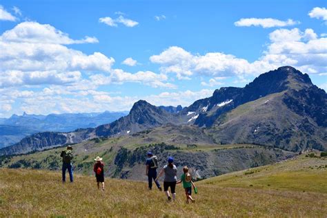 Montana's Majesty: Hiking Adventures in the Big Sky Country