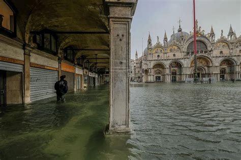 Flooding damages St Mark's Basilica in Venice