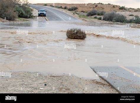 Flash flood desert hi-res stock photography and images - Alamy