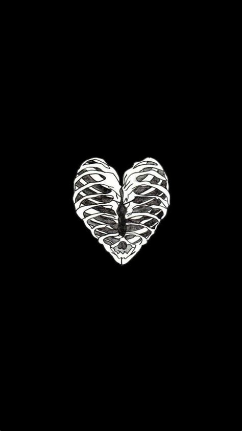 Download Aesthetic and stylish black heart on a black background ...