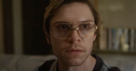 See Evan Peters As Cannibal Jeffrey Dahmer In Troubling Netflix Trailer