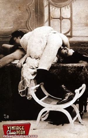 Nude Girl On Retro Pics XXX Dessert