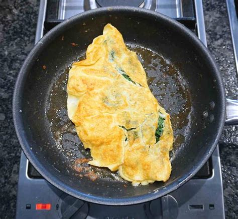 Spinach And Cheese Omelette | Recipe | Cuisine Fiend