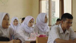 Nonton Film Yuni Menengok Stigma Perempuan Dalam Belenggu Patriarki