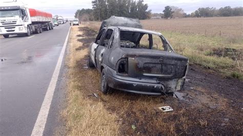 Despiste E Incendio Total De Un Autom Vil En La Ruta La Razon De