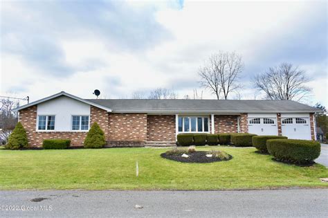 27 Mcconnell Avenue Ravena Ny 12143 See Est Value Schools And More