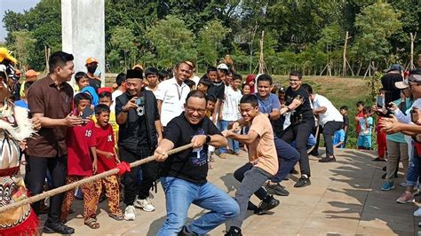 Ikut Lomba Hut Ri Anies Baswedan Hampir Kalah Tarik Tambang Tercebur