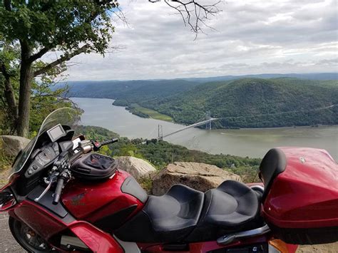 Bear Mountain Bridge Lookout – New England Riders