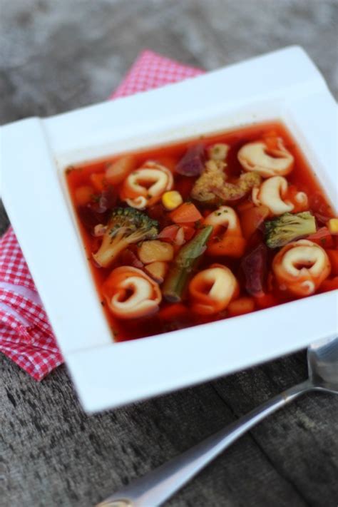 W Oska Zupa Jarzynowa Minestrone Z Makaronem Tortellini Katarzyna