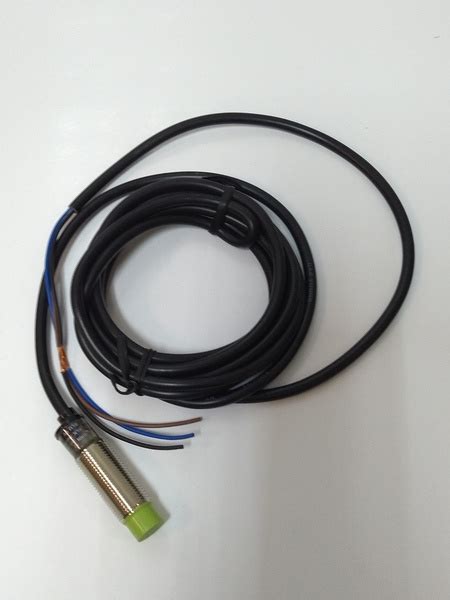 Датчик приближения Autonics PR12-4DN2, расст. сраб. до 4мм, M12x1 mm ...