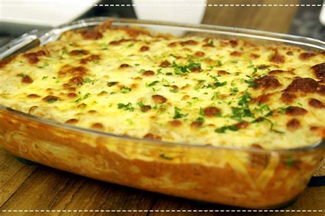 Macarrão de forno cremoso e fácil de fazer para o seu almoço ou jantar