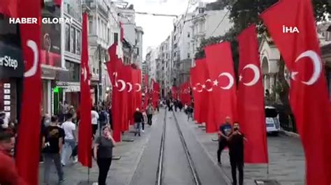 Bin 400 metre uzunluğunda İstiklal Caddesi 100üncü yıla özel Türk