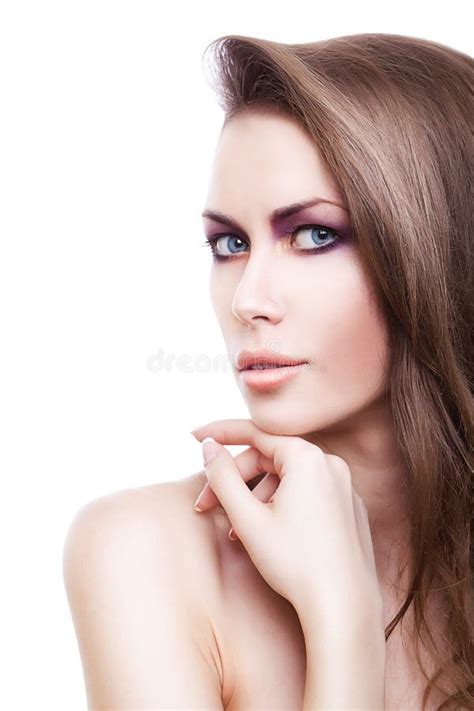 Femme Assez Blonde Avec De Longs Cheveux Image Stock Image Du Yeux Verticale