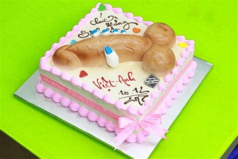 Bánh kem sinh nhật ngộ nghĩnh in hình cậu nhỏ bikini sexy giường chiếu nam nữ Bánh Kem Ngộ