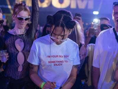 SEX TOY T SHIRT TAAHLIAH