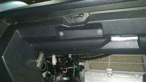Ремонт демпфера бардачка (CX-7) — Mazda CX-7, 2,3 л, 2011 года | своими ...
