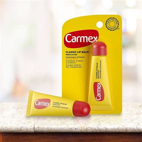 Бальзам для губ у тюбику класичний Carmex Classic Lip Balm Medicated 10 G — Купити в інтернет