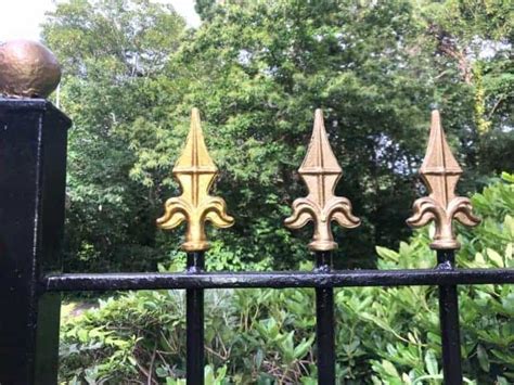 How To Paint Wrought Iron Railings With Gold Leaf Paint From Goldfarben