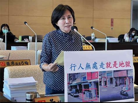 市議員黃馨慧建議市府一併檢討人行道、公車站點、汽機車停車空間等問題 大宇宙新聞 民時新聞