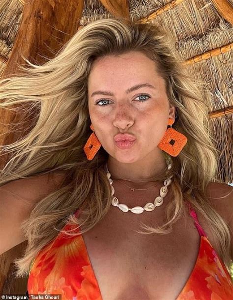 Love Islands Tasha Ghouri Sets Pulses Racing In A Skimpy Orange Bikini On Mexican Break Duk News