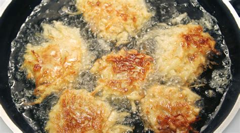 Best Practices for Frying Foods - Vintage Recipes and Cookery