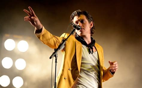 Antes del lanzamiento de su disco Arctic Monkeys estrena nueva canción