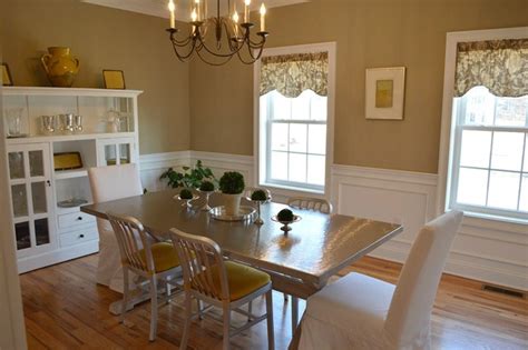 Traditional Dining Room With Modern Classic Look Classique Chic